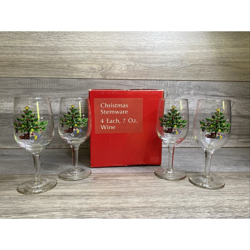 Nikko Christmas Stemware‎ Set Of 4  Water Wine 7oz w Box